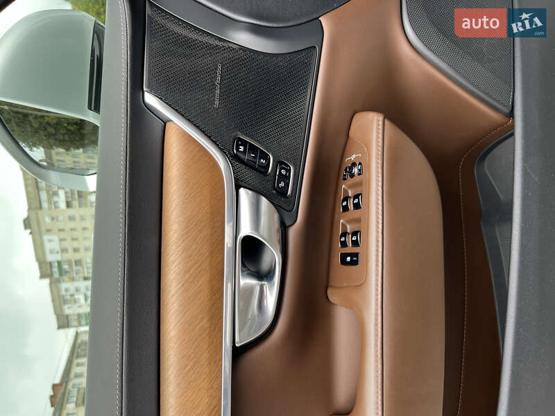 Седан Volvo S90 2019 в Звягелі