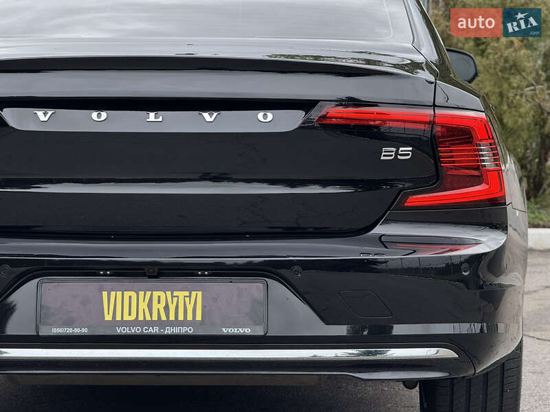 Седан Volvo S90 2023 в Києві
