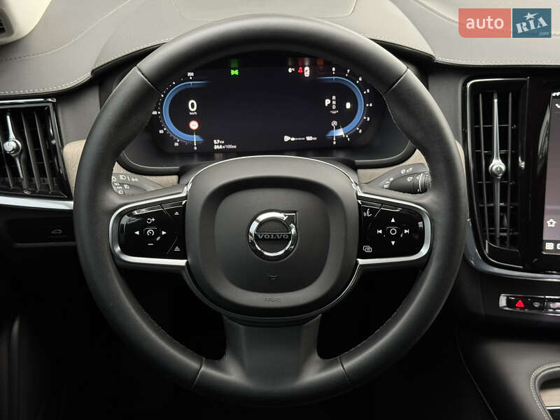 Седан Volvo S90 2023 в Києві