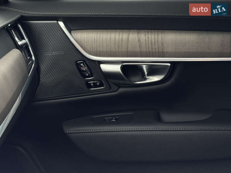 Седан Volvo S90 2023 в Києві