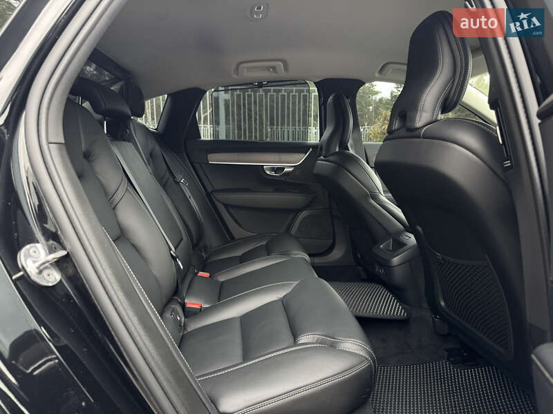 Седан Volvo S90 2023 в Києві