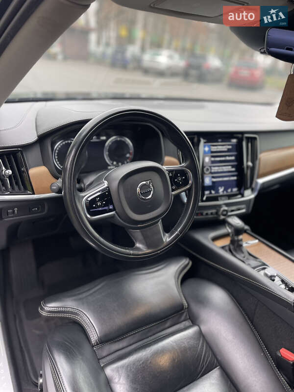 Седан Volvo S90 2019 в Дударкові