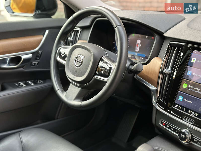 Седан Volvo S90 2021 в Києві