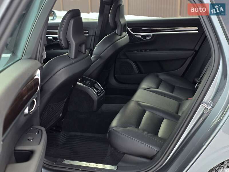 Седан Volvo S90 2017 в Черновцах