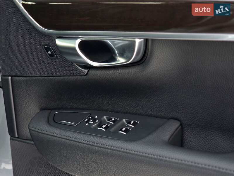 Седан Volvo S90 2017 в Черновцах