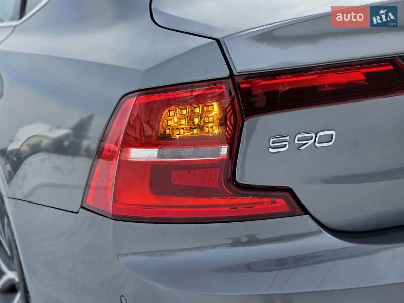 Седан Volvo S90 2017 в Черновцах