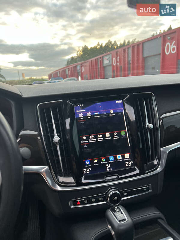 Седан Volvo S90 2018 в Львове