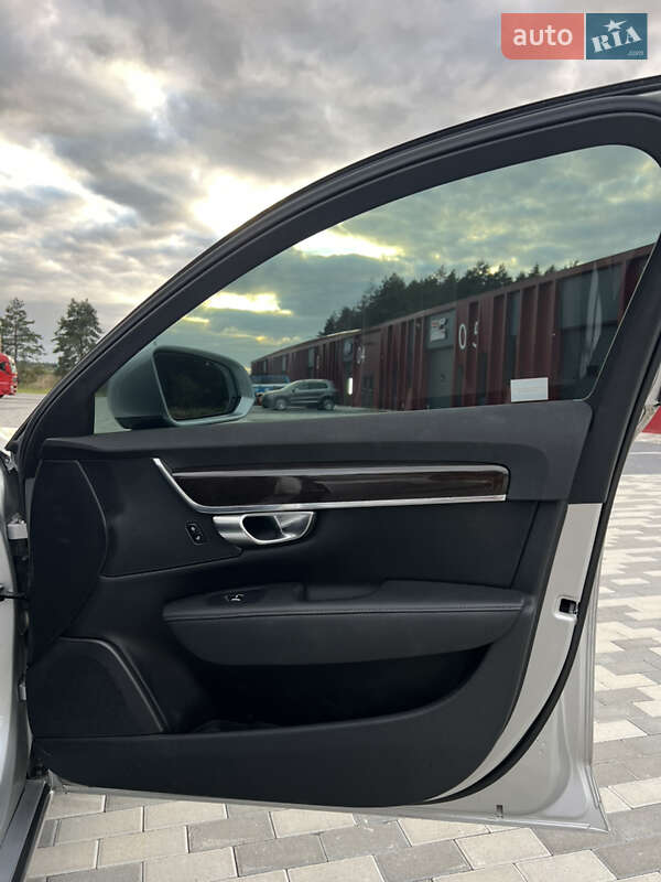 Седан Volvo S90 2018 в Львове