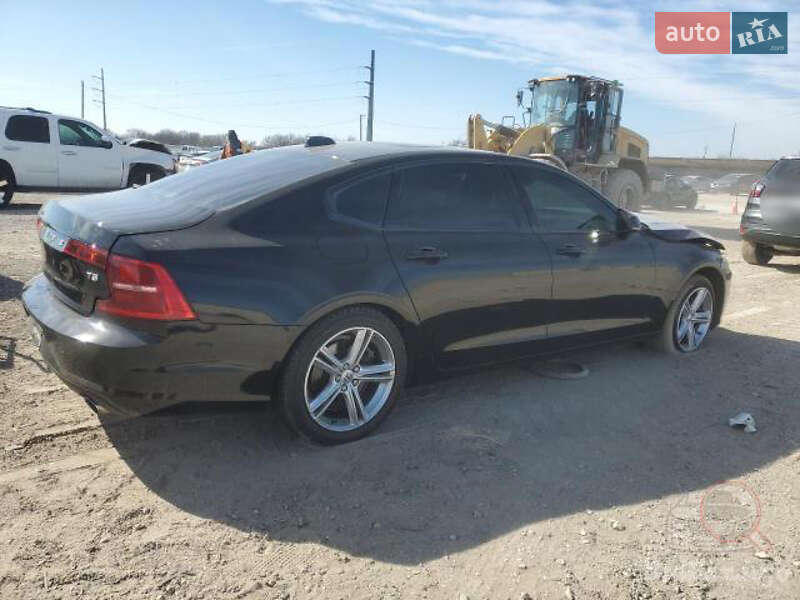 Седан Volvo S90 2018 в Сарнах