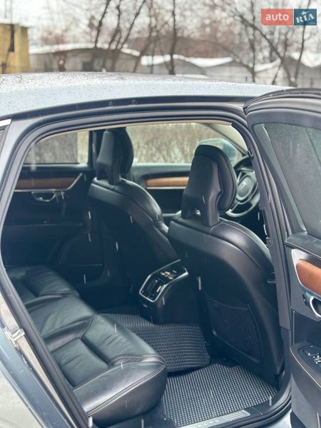 Седан Volvo S90 2017 в Ивано-Франковске