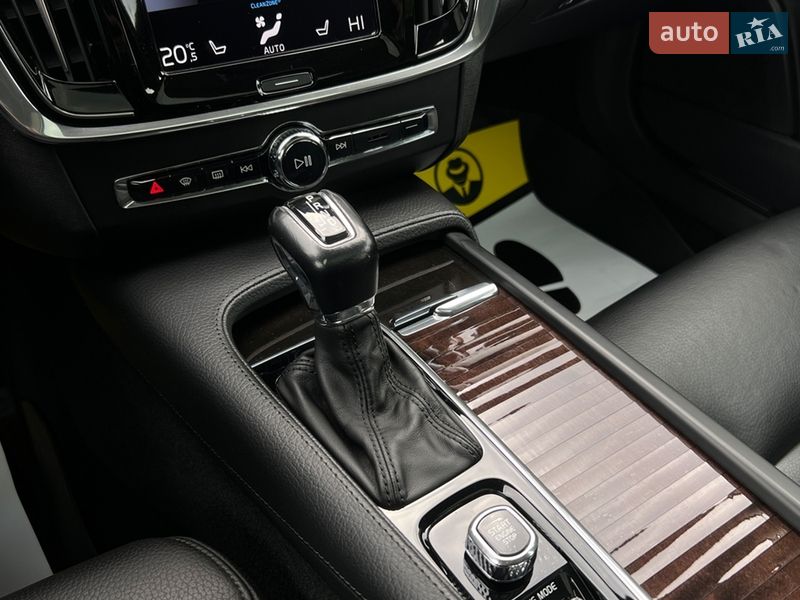 Седан Volvo S90 2017 в Львове