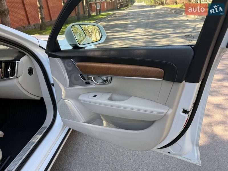 Седан Volvo S90 2016 в Дніпрі