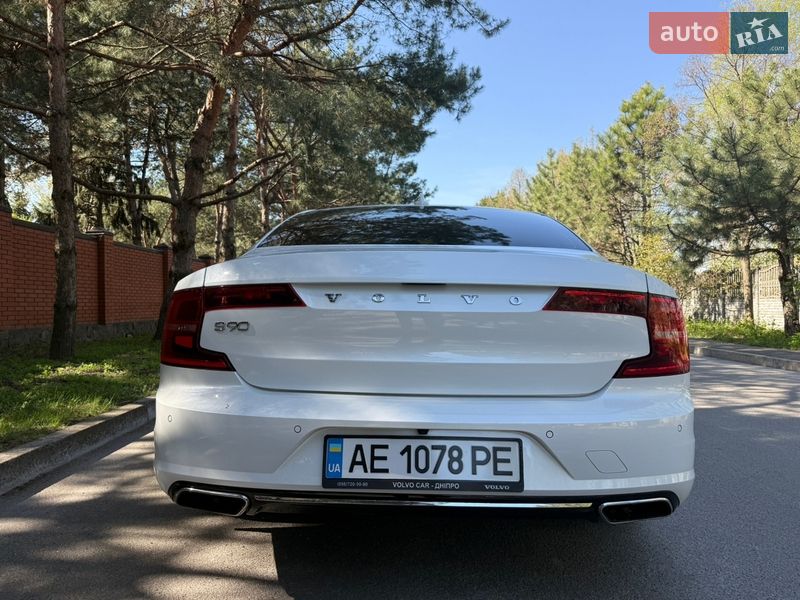 Седан Volvo S90 2016 в Дніпрі