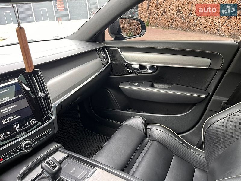 Седан Volvo S90 2020 в Ивано-Франковске