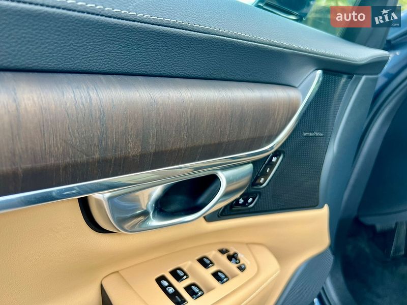 Седан Volvo S90 2022 в Киеве