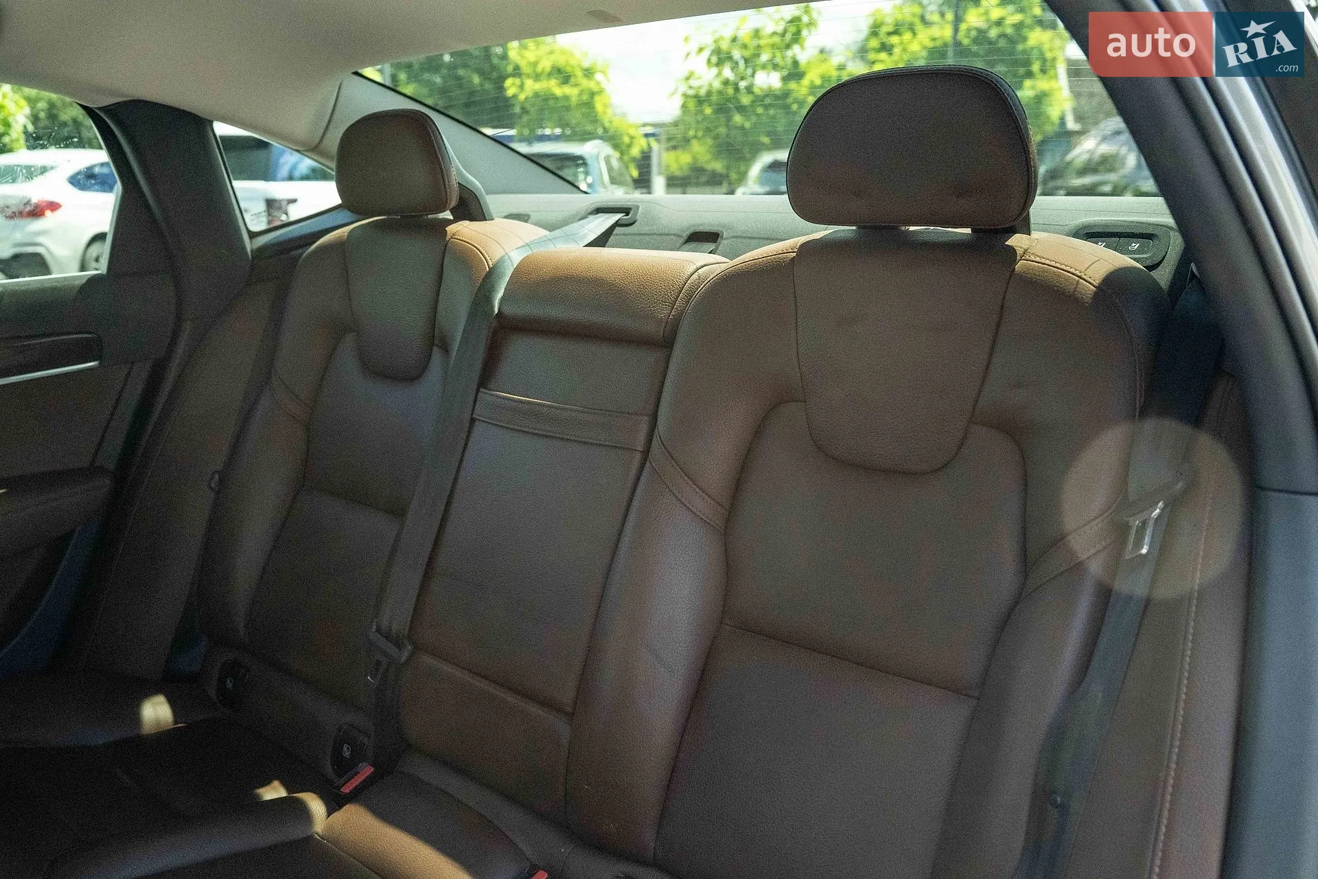 Volvo S90 2017 VIN LVYPS10BDJP038874 фото оголошення 43 з 48