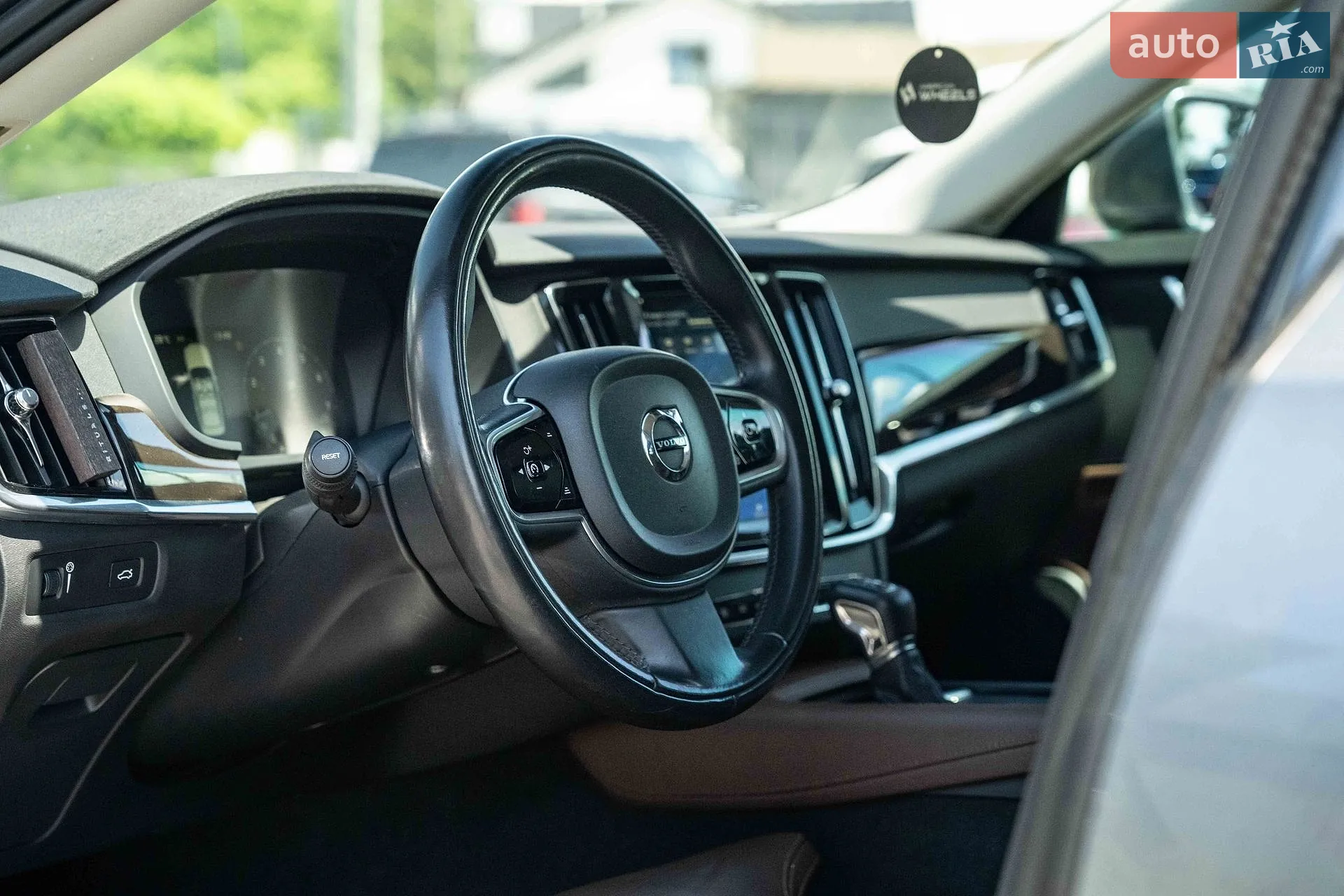 Volvo S90 2017 VIN LVYPS10BDJP038874 фото оголошення 24 з 48