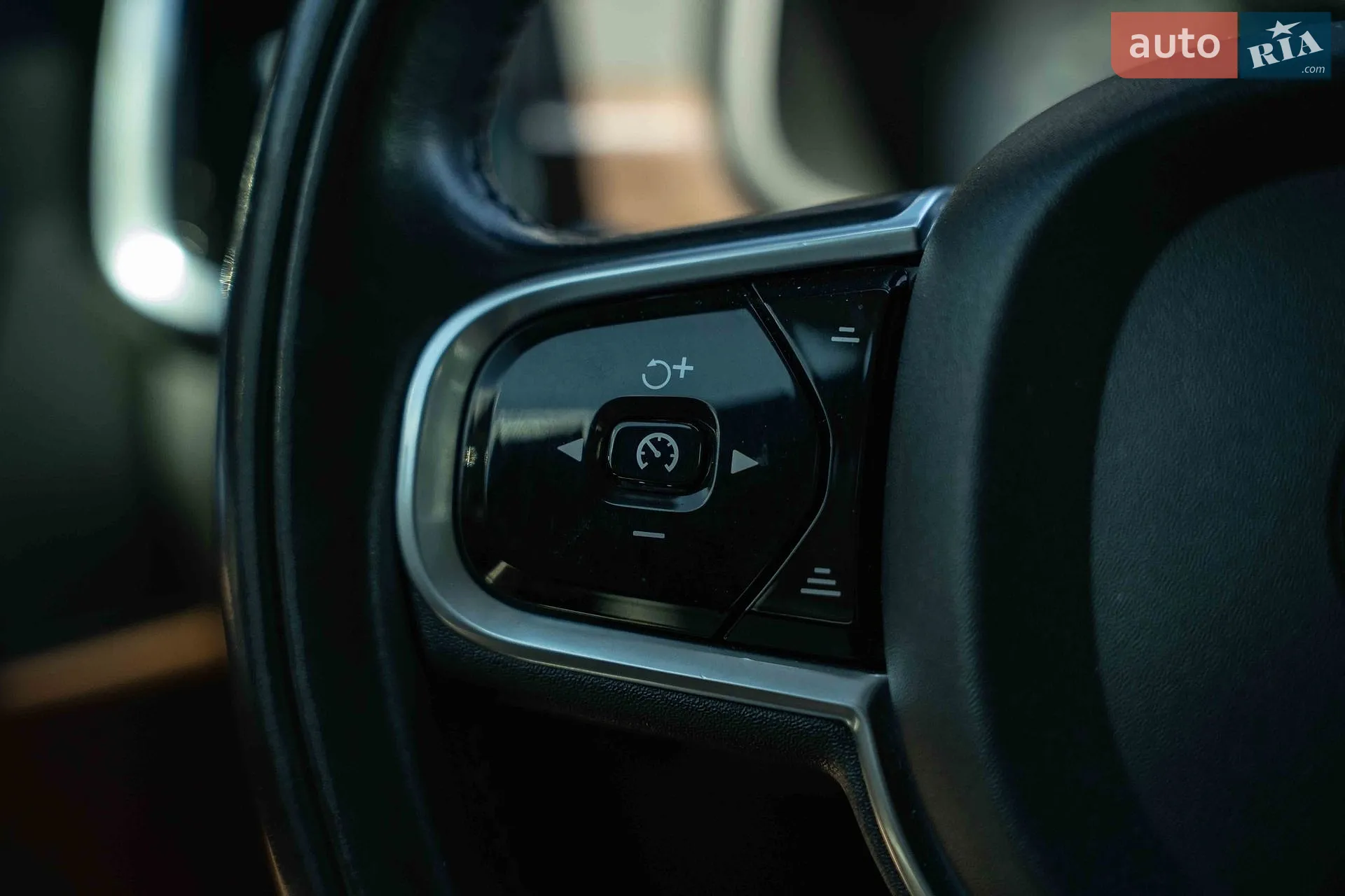 Volvo S90 2017 VIN LVYPS10BDJP038874 фото оголошення 28 з 48
