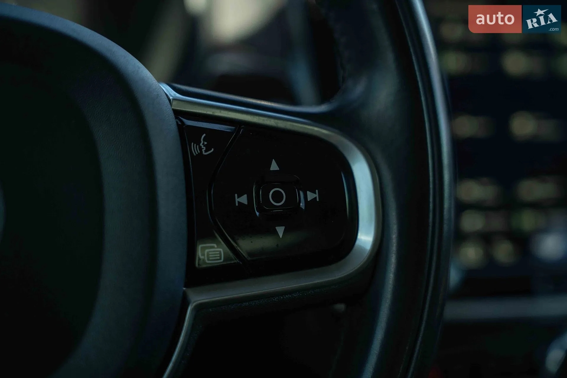 Volvo S90 2017 VIN LVYPS10BDJP038874 фото оголошення 29 з 48