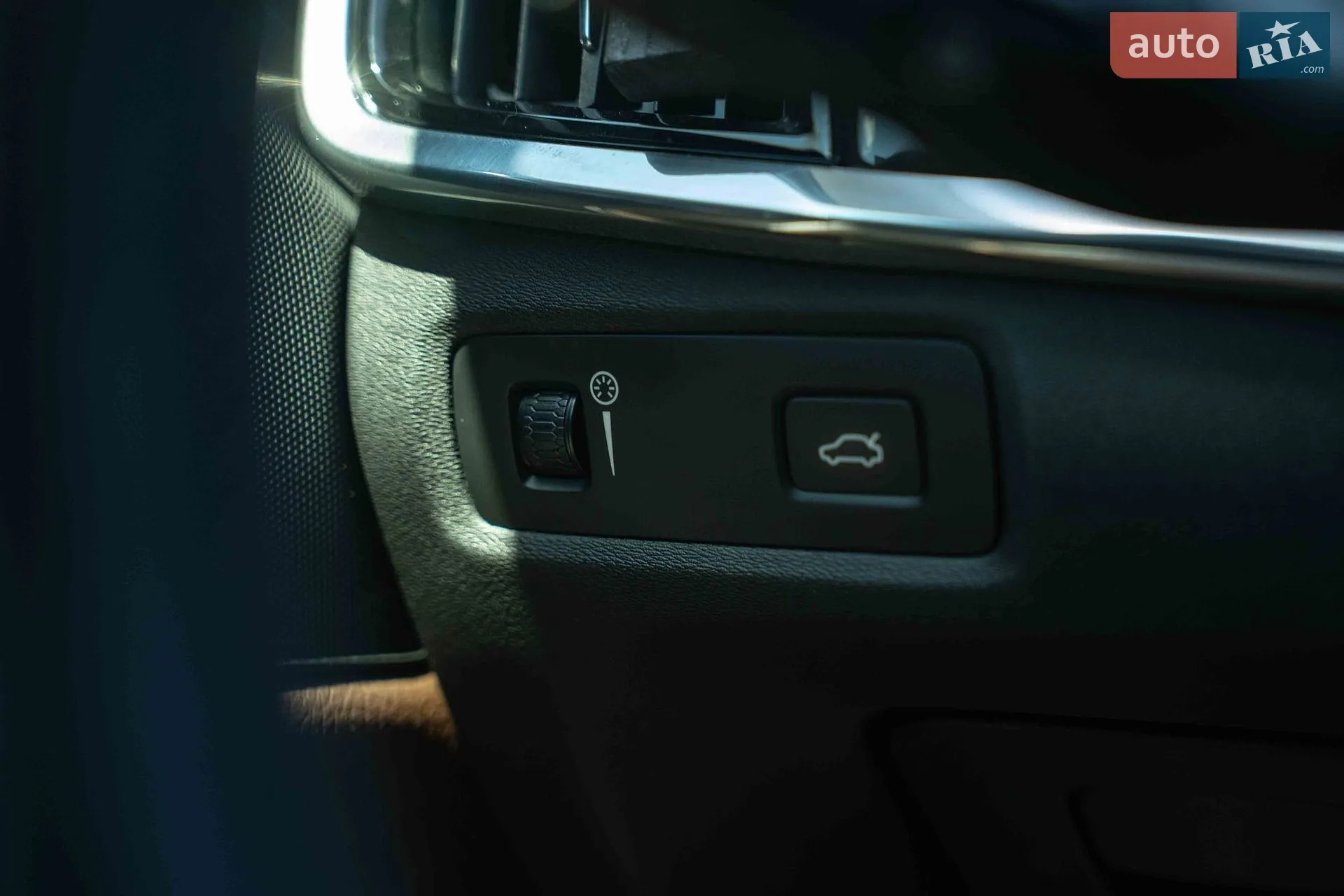 Volvo S90 2017 VIN LVYPS10BDJP038874 фото оголошення 23 з 48