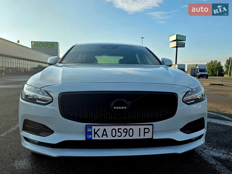 Volvo S90