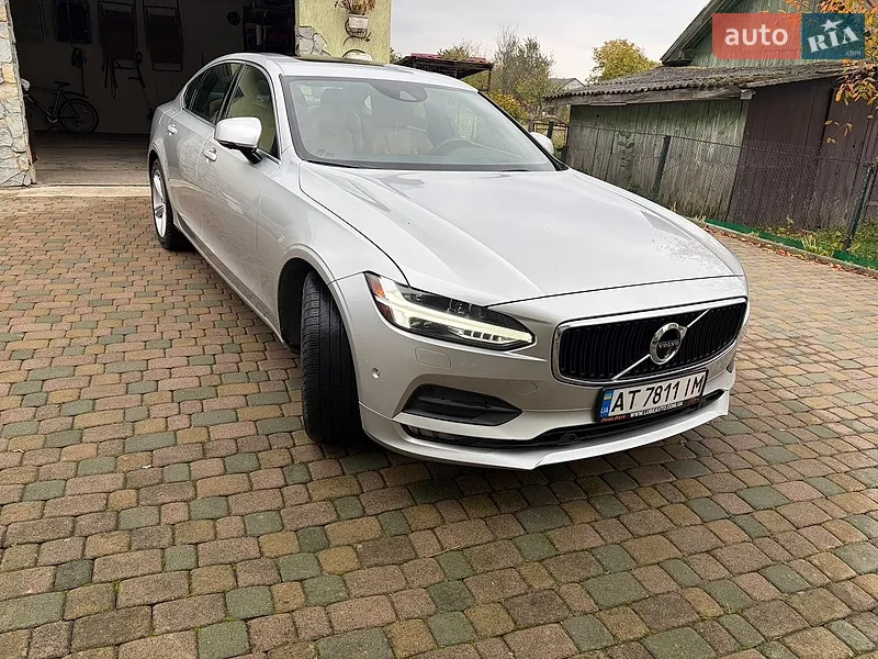 Volvo S90