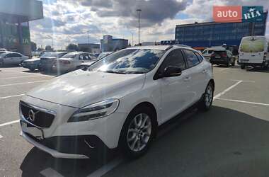 Хэтчбек Volvo V40 Cross Country 2016 в Борисполе