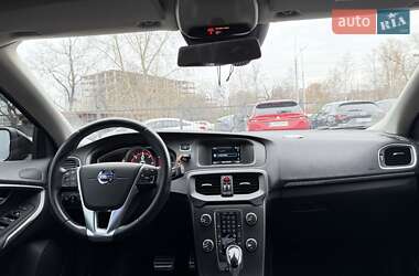 Хэтчбек Volvo V40 Cross Country 2014 в Киеве