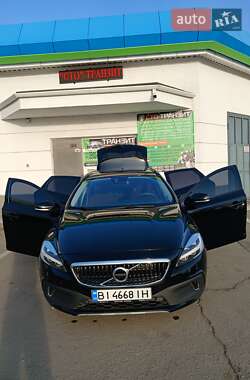 Хэтчбек Volvo V40 Cross Country 2018 в 
