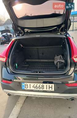 Хэтчбек Volvo V40 Cross Country 2018 в 