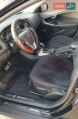 Хэтчбек Volvo V40 Cross Country 2018 в 