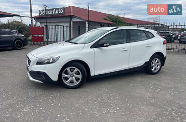 Хэтчбек Volvo V40 Cross Country 2015 в 