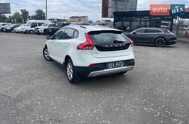 Хэтчбек Volvo V40 Cross Country 2015 в 