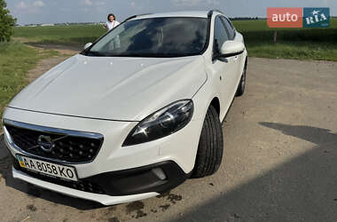 Хэтчбек Volvo V40 Cross Country 2016 в Киеве