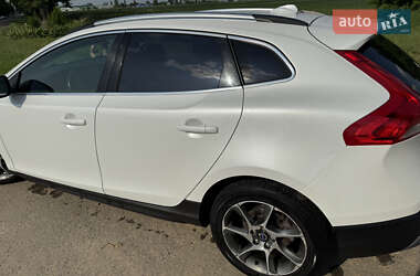 Хетчбек Volvo V40 Cross Country 2016 в 