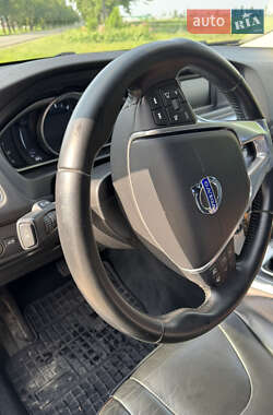 Хетчбек Volvo V40 Cross Country 2016 в 