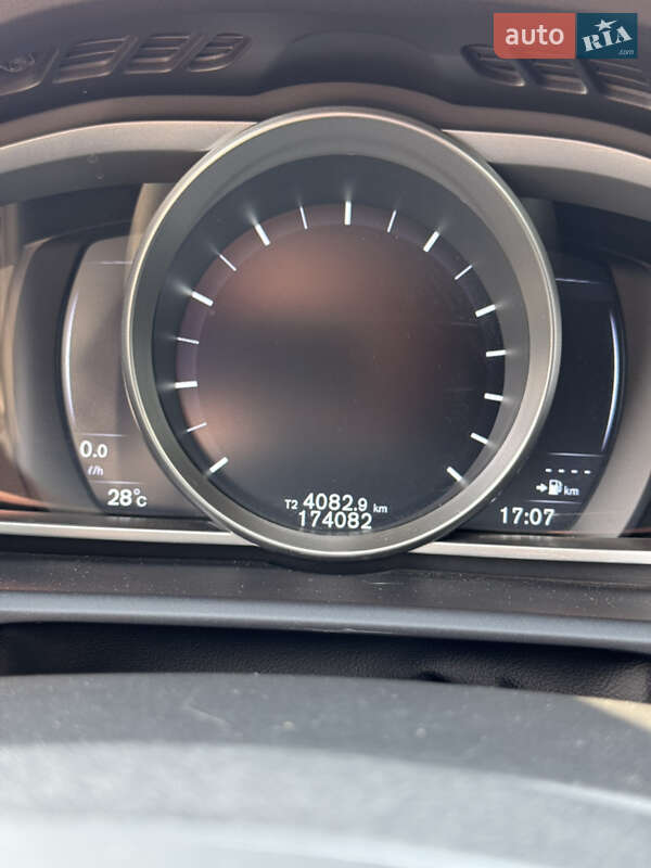 Хэтчбек Volvo V40 Cross Country 2016 в Киеве