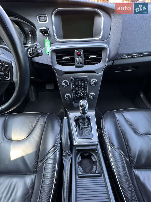 Хетчбек Volvo V40 Cross Country 2014 в Луцьку фото 30 Хетчбек Volvo V40 Cross Country 2014 в Луцьку