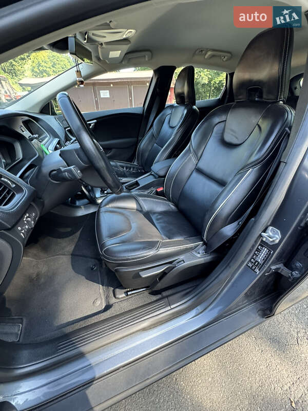 Хетчбек Volvo V40 Cross Country 2014 в Луцьку фото 34 Хетчбек Volvo V40 Cross Country 2014 в Луцьку