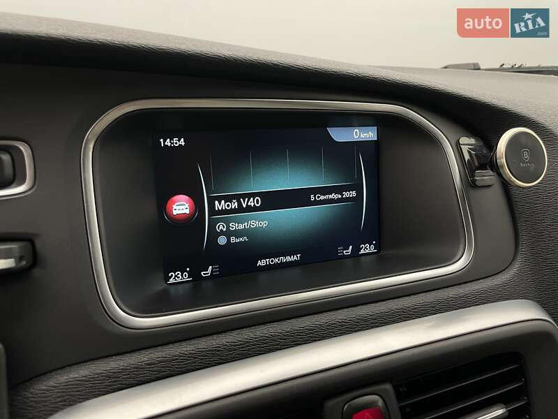 Хетчбек Volvo V40 Cross Country 2016 в Києві