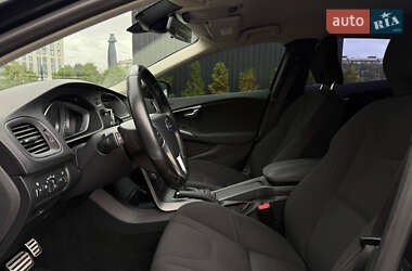Хэтчбек Volvo V40 Cross Country 2014 в 