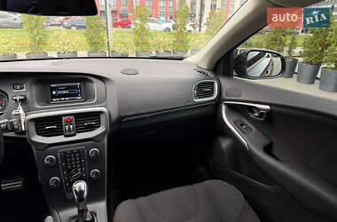 Хэтчбек Volvo V40 Cross Country 2014 в 