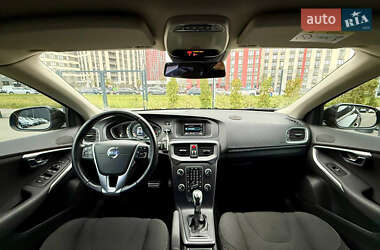 Хэтчбек Volvo V40 Cross Country 2014 в 