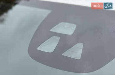 Хэтчбек Volvo V40 Cross Country 2012 в 