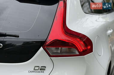 Хэтчбек Volvo V40 Cross Country 2012 в 