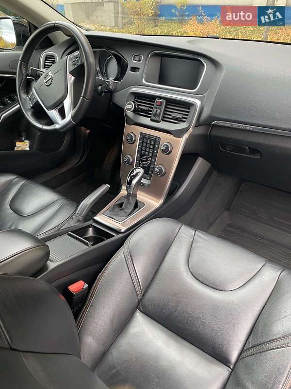 Хетчбек Volvo V40 Cross Country 2019 в Києві фото 8 Хетчбек Volvo V40 Cross Country 2019 в Києві