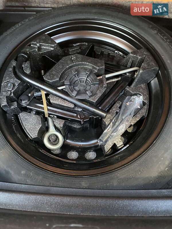 Хетчбек Volvo V40 Cross Country 2019 в Києві фото 21 Хетчбек Volvo V40 Cross Country 2019 в Києві