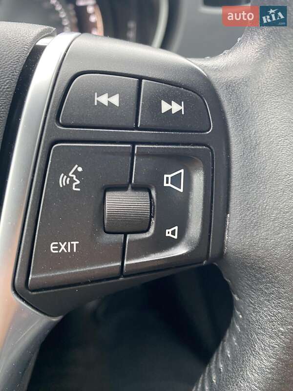 Хетчбек Volvo V40 Cross Country 2019 в Києві фото 26 Хетчбек Volvo V40 Cross Country 2019 в Києві