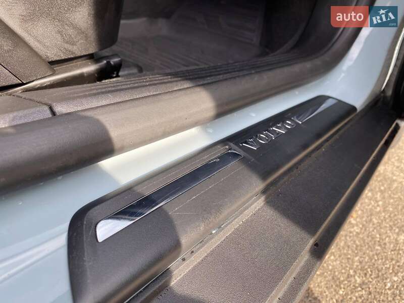 Хэтчбек Volvo V40 Cross Country 2017 в Николаеве фото 59 Хэтчбек Volvo V40 Cross Country 2017 в Николаеве