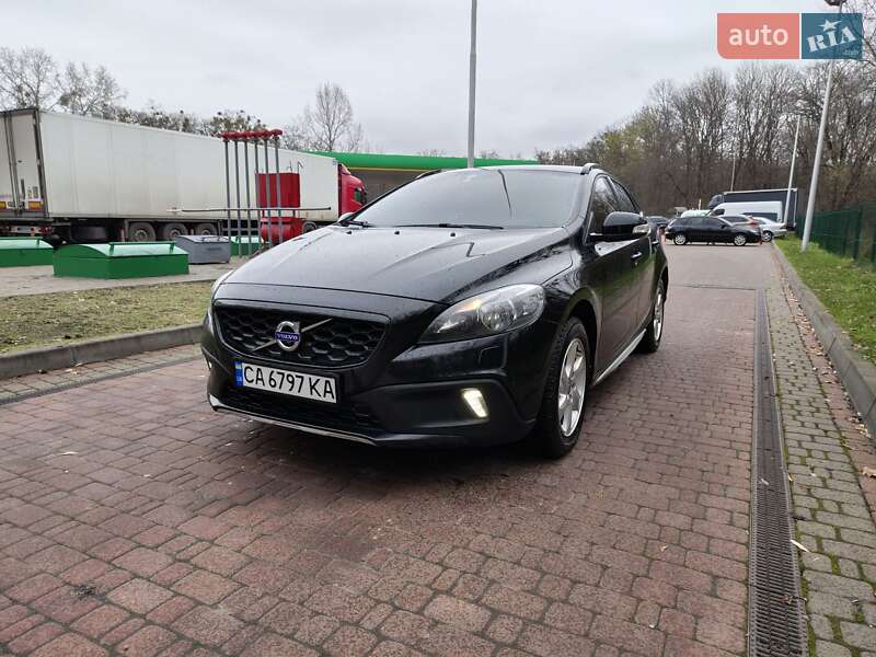 Хэтчбек Volvo V40 Cross Country 2014 в Киеве